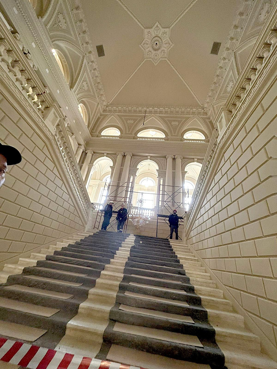 Лифты для люстр в консерваторию - г.Санкт-Петербург